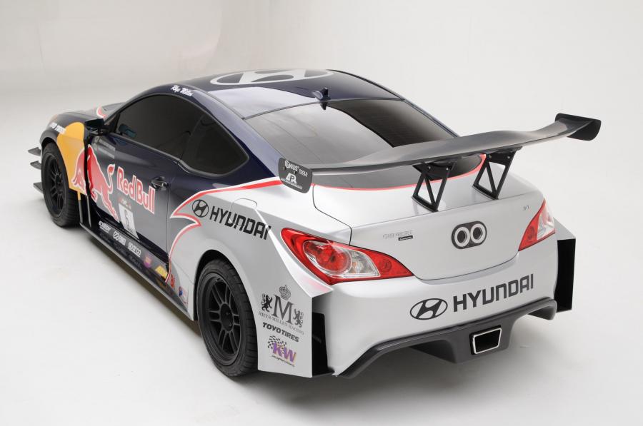  Hyundai Genesis Coupe Red Bull by RMR 2010 года  (фото 17 из 24)